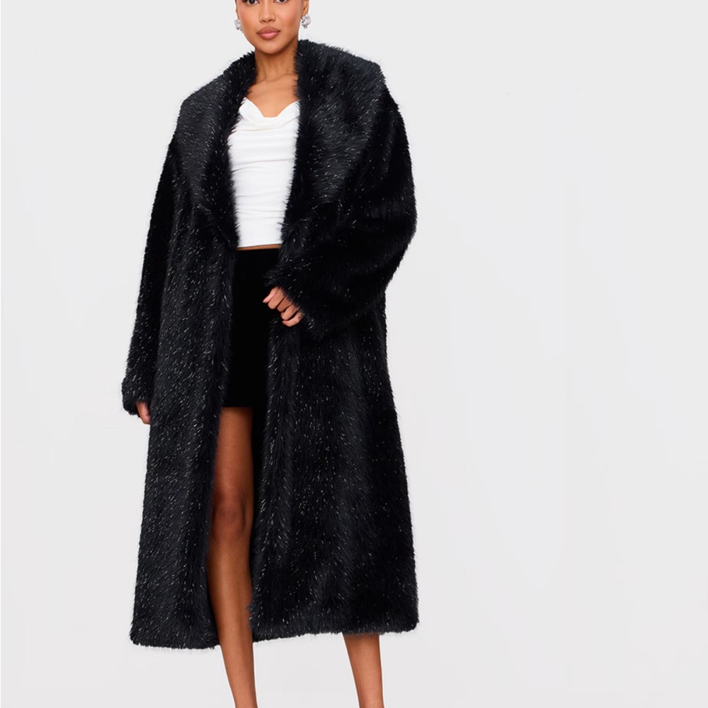 Luxurious Black Teddy Jacket with Plush Texture